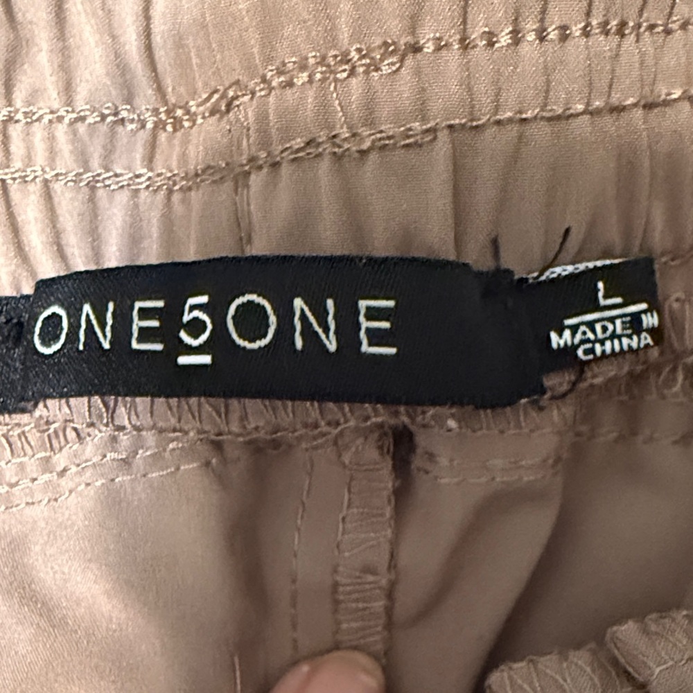 one 5 one Women's Brown Cargo Shorts - Picture 3 of 5